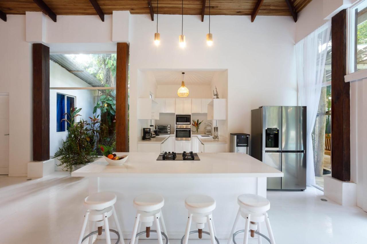 Gigi Brown Villa Frida Beachfront Puerto Viejo de Talamanca Ngoại thất bức ảnh